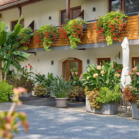 Hotel Garni Sonnenhof Reichenberg  Extérieur photo