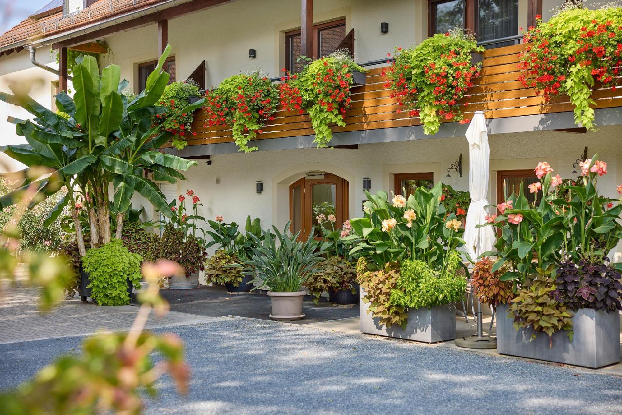 Hotel Garni Sonnenhof Reichenberg  Extérieur photo