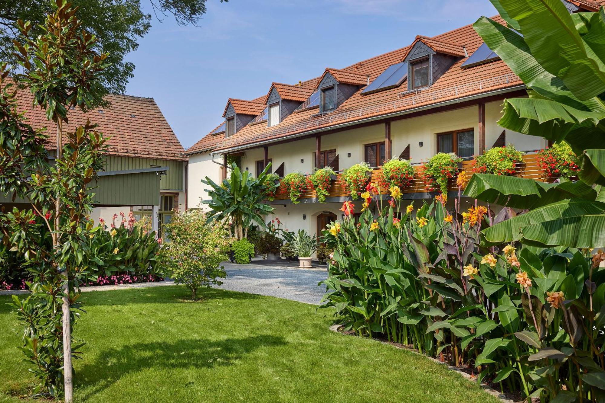 Hotel Garni Sonnenhof Reichenberg  Extérieur photo