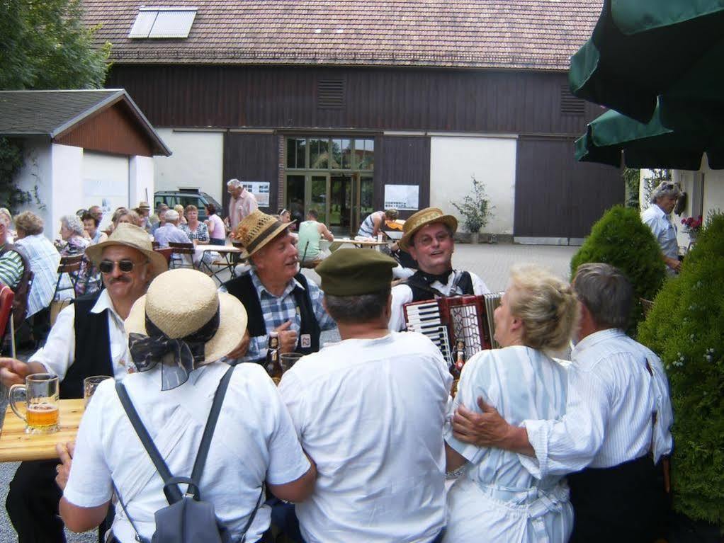 Hotel Garni Sonnenhof Reichenberg  Extérieur photo