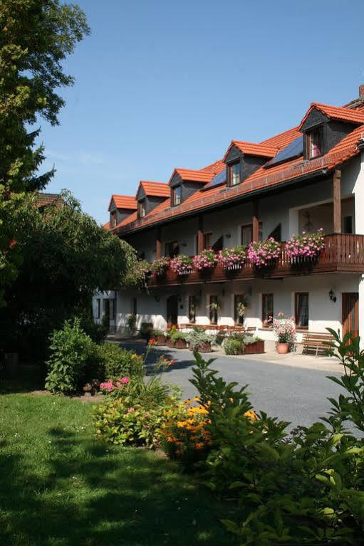 Hotel Garni Sonnenhof Reichenberg  Extérieur photo